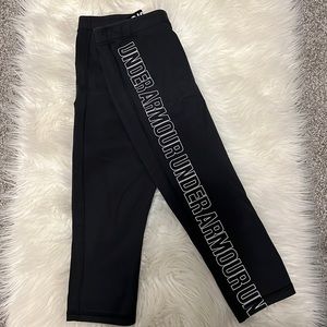 Under Armour charged black capri leggings